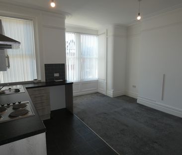 Holmfield Road Flat 2 - Photo 2