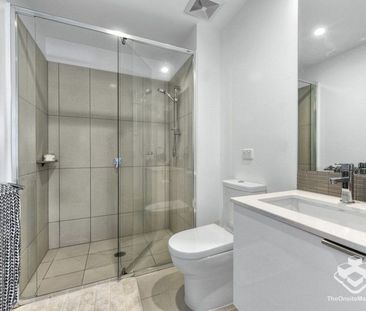 1B 1B 1C Comfy Apartment in the South Brisbane! - Photo 2