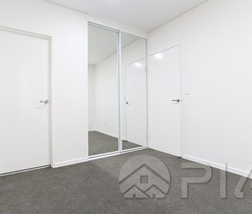 Oversized 2 Bedroom Apartment Available For Rent - Photo 5