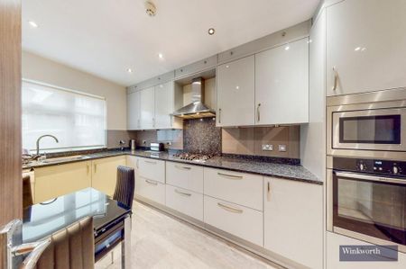 5 bedroom detached house to rent - Photo 5