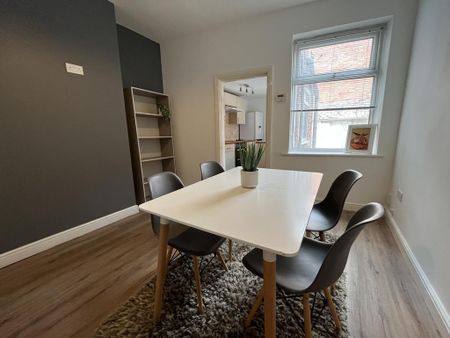 2 bedroom terraced house to rent - Photo 3