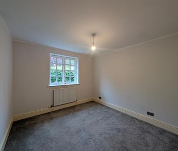 3 bedroom detached bungalow to rent - Photo 4
