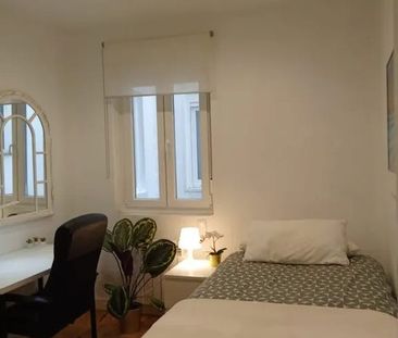 Calle de Tutor, Madrid, Community of Madrid 28008 - Photo 5