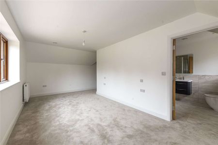 Beautifully presented, newly built family home with stunning rural views - Photo 2