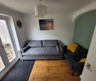 Old Hill Crescent Room 2 - Photo 1