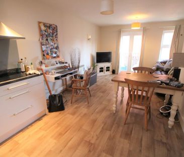 2 bedroom apartment to rent - Photo 2