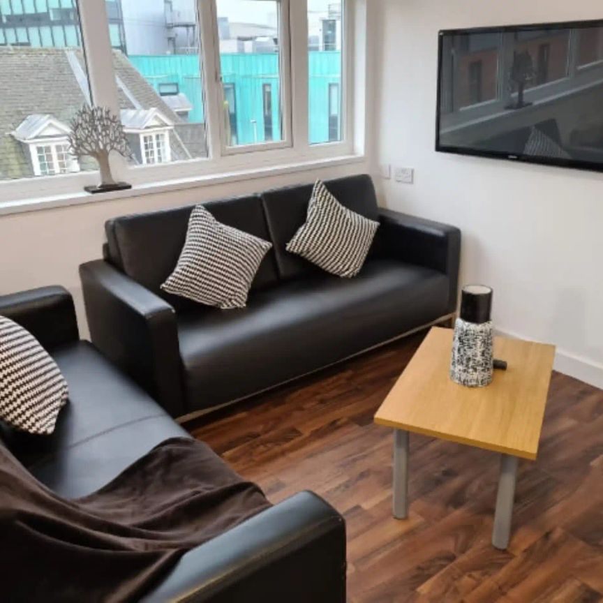 Platinum Studio - Photo 1