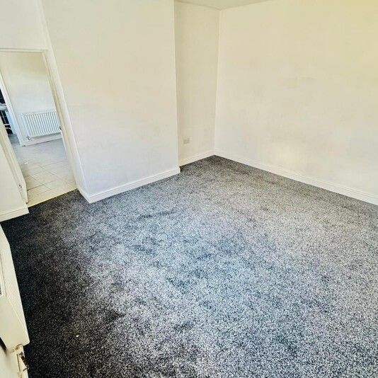 Cinder Bank, Dudley, DY2 9AL - Photo 1