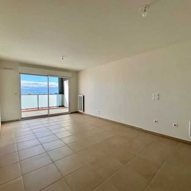 Location Appartement 2 pièces 41m² ST LAURENT DU VAR 06700 - Photo 1