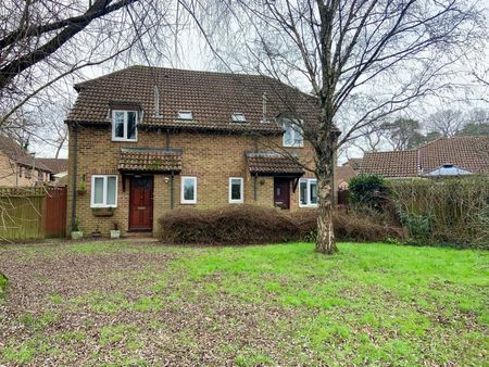 Burdock Close, Lightwater - 1 bedroomProperty for lettings - Seymours - Photo 5