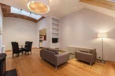 1 bedroom mews to rent - Photo 3