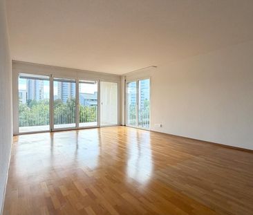 Grosszügige 3.5-Zimmer-Wohnung mit Loggia und sonnigem Balkon - Foto 2