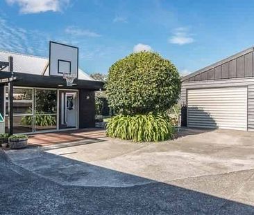 Spacious & Stylish Four-Bedroom Family Home - Photo 3