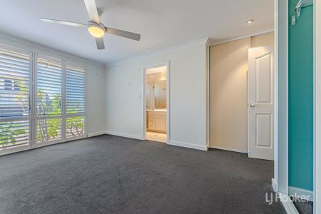 Coastal Elegance Meets Contemporary Comfort - WITH OCEAN VIEWS - Photo 4