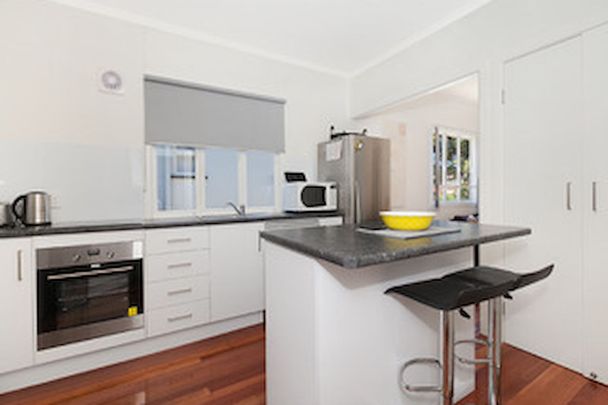 16 Sydney Street, Redcliffe. - Photo 1