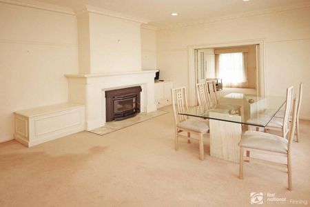 BEAUTIFUL HOME ON APPROX 1 ACRE - Photo 5