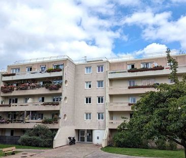 En location : grand appartement type 3 à Saint-Aubin-lès-Elbeuf - Photo 1