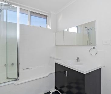 Low Maintenance Beachside Living - Photo 4