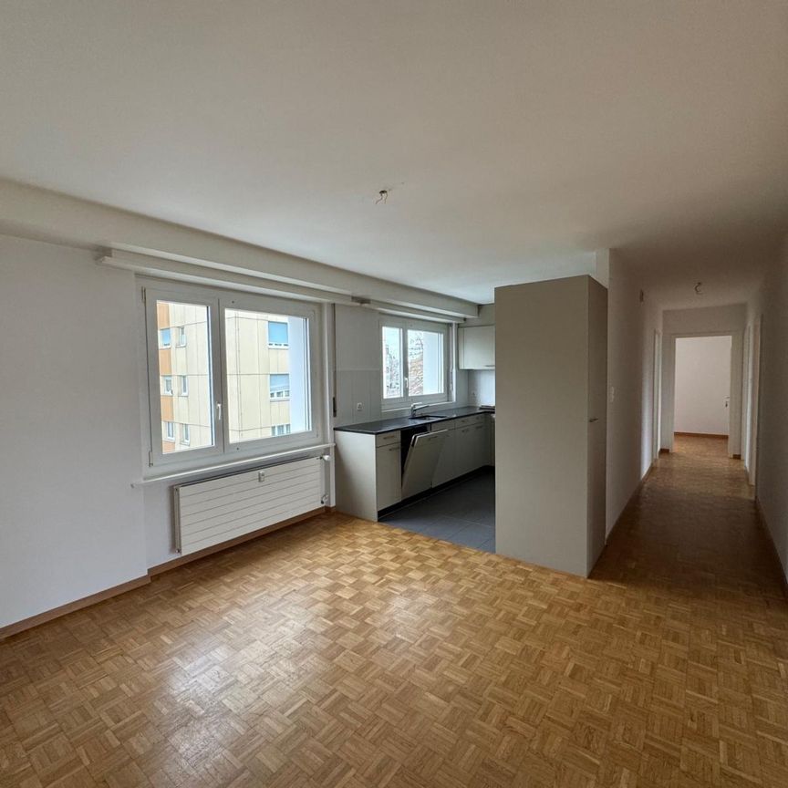 Bel appartement de 4.5 pièces au 4ème étage à Fribourg - Photo 1