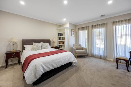 Exceptional Family Comfort in the Rosenthal Estate - Photo 4