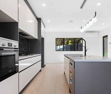 Brand new 4 bedroom + 2 bathroom in Hobsovile ... - Photo 5