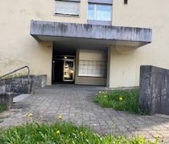 Herrliche 2-Zimmer-Wohnung, frisch renoviert mit neuen Laminatböden... - Foto 4