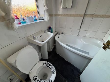 3 bedroom terraced house to rent - Photo 2