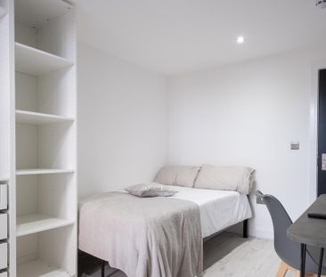 4 bedroom terraced house to rent - Photo 5