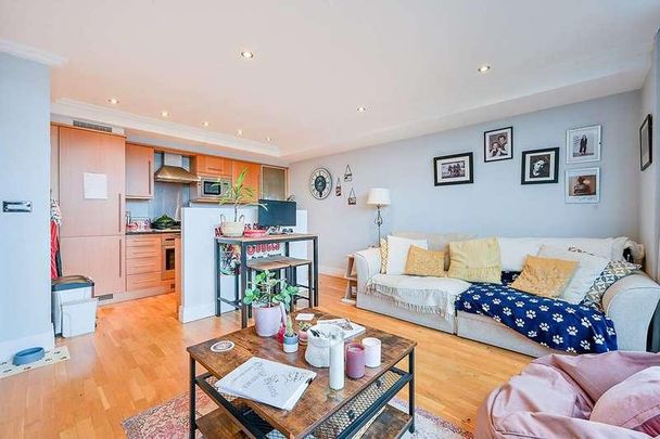 Point Wharf Lane, Brentford, TW8 - Photo 1