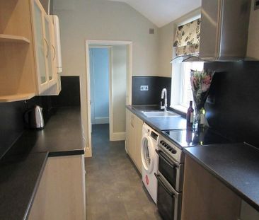 2 bedroom terraced house to rent - Photo 6