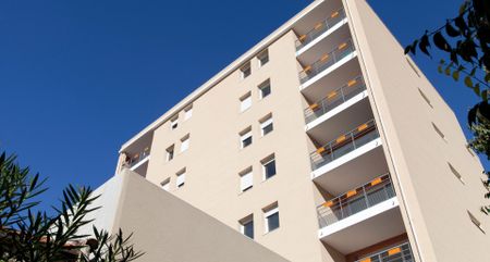location Appartement T2 DE 39.64m² À MARSEILLE - Photo 2
