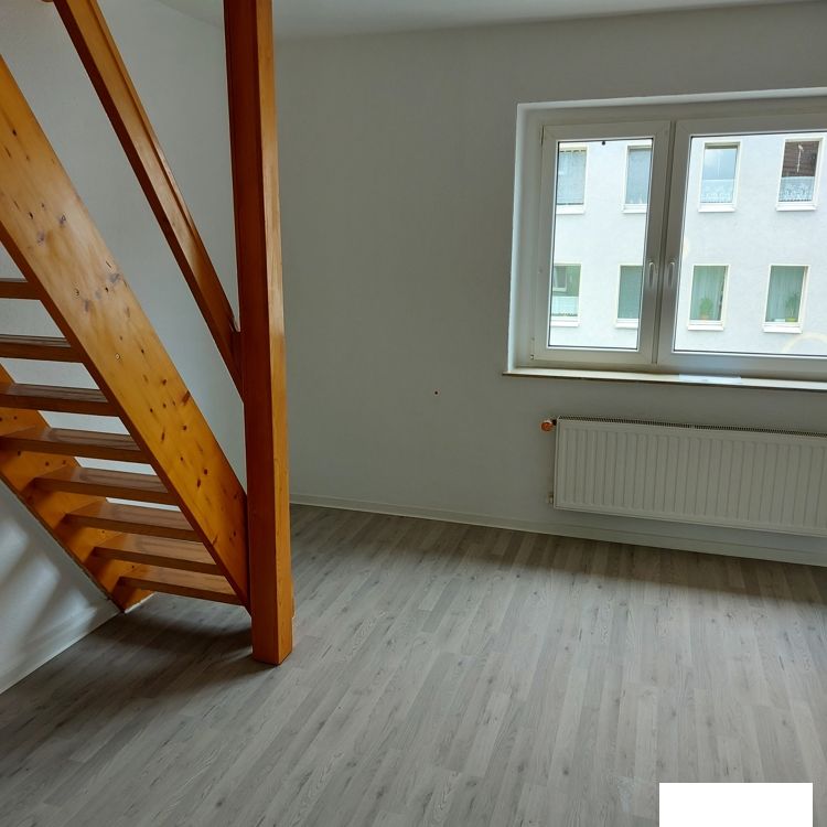 Für junge Paare… 2 moderne Zimmer in der 2 Etage erwarten Sie … - Foto 1