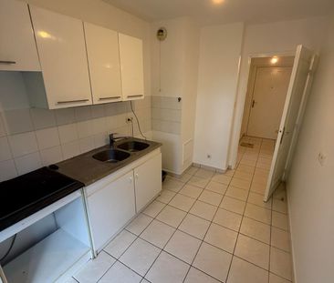 Location Appartement 2 pièces 47m² STE FOY LES LYON 69110 - Photo 4