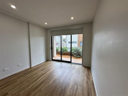 Great 1 Bedroom Apartment - Photo 2