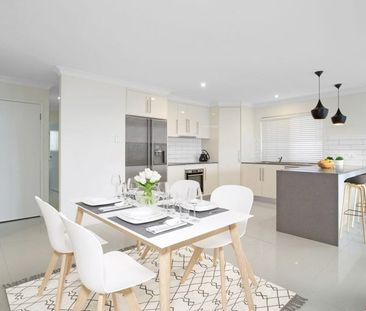 Charming Family Home in Beaconsfield - Photo 2