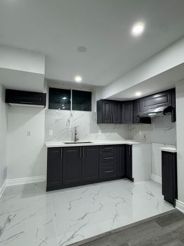 For Lease - 155 Nearna Drive, Oshawa, Ontario - Photo 4