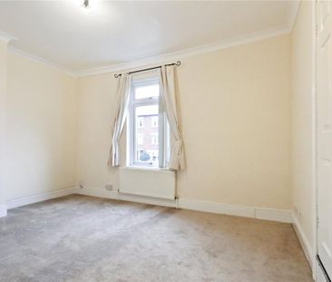 2 bedroom end of terrace house to rent - Photo 3