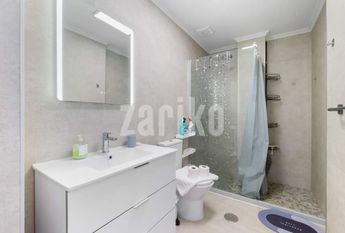 Bright two-bedroom apartment just a stone-throw from the beach