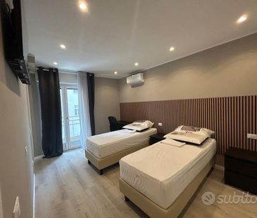 Stanza con bagno privato in centro-libera da subit - Photo 3
