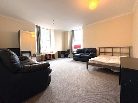 3 bedroom apartment to rent - Photo 4