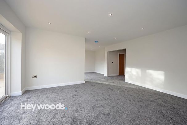 4 bedroom detached house to rent - Photo 1