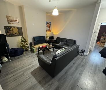 Newport Mount, Burley, LS6 3DB, Leeds - Photo 1