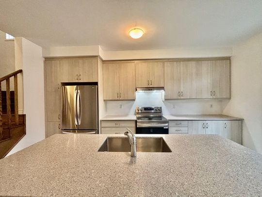 For Lease - 45 Ennerdale Street, Barrie, Ontario - Photo 1