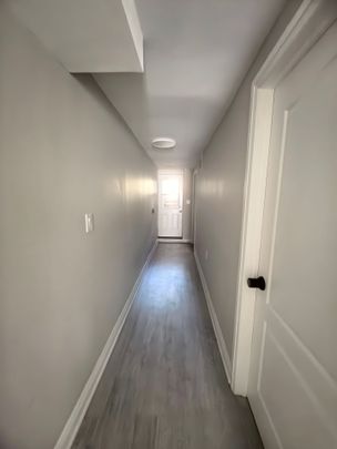 For Lease - 437 Bathurst Street, Toronto, Ontario - Photo 1