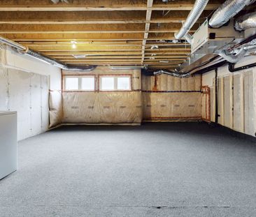 For Lease - 80 Scarletwood Street, Hamilton, Ontario - Photo 1