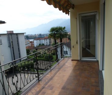 Affitto 2.5 locali al 2. piano zona tranquilla e vista lago - Photo 6