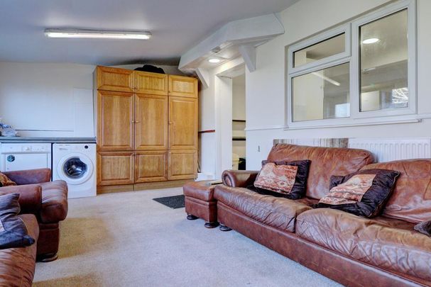 1 bedroom parking to rent - Photo 1