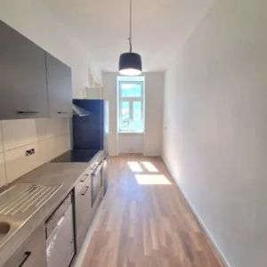 SANIERTE GROßARTIGE 2-ZIMMER-WOHNUNG - SOFORTBEZUG - IDEAL FÜR STUDENT ODER PAAR - Photo 2