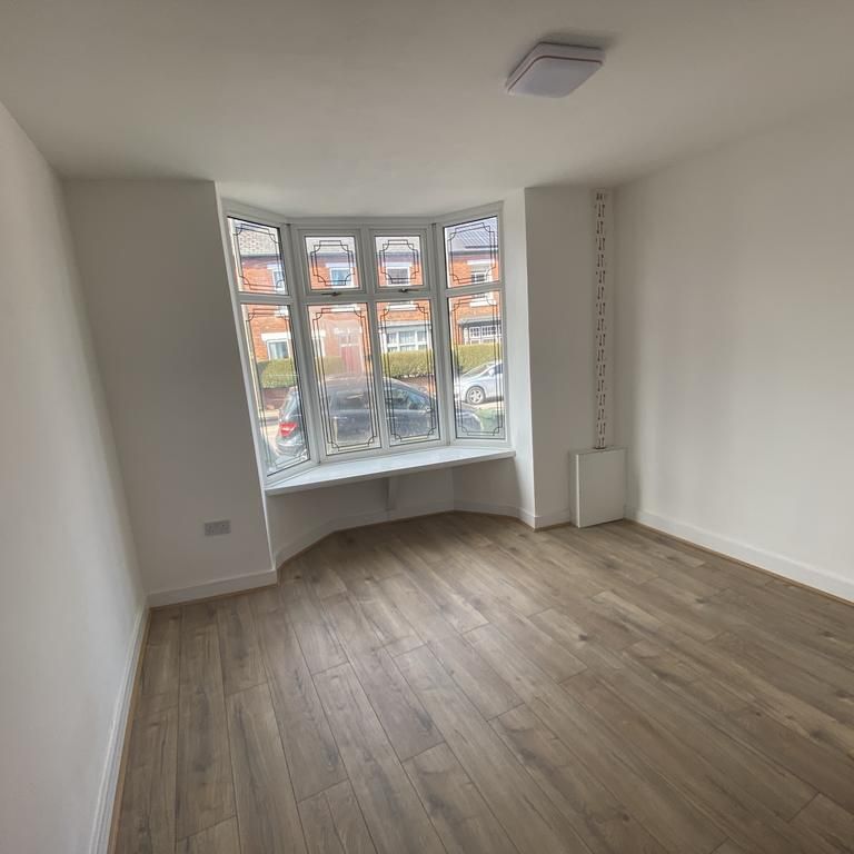 3 bedroom flat to rent - Photo 1