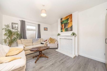 4 bedroom terraced house to rent - Photo 2